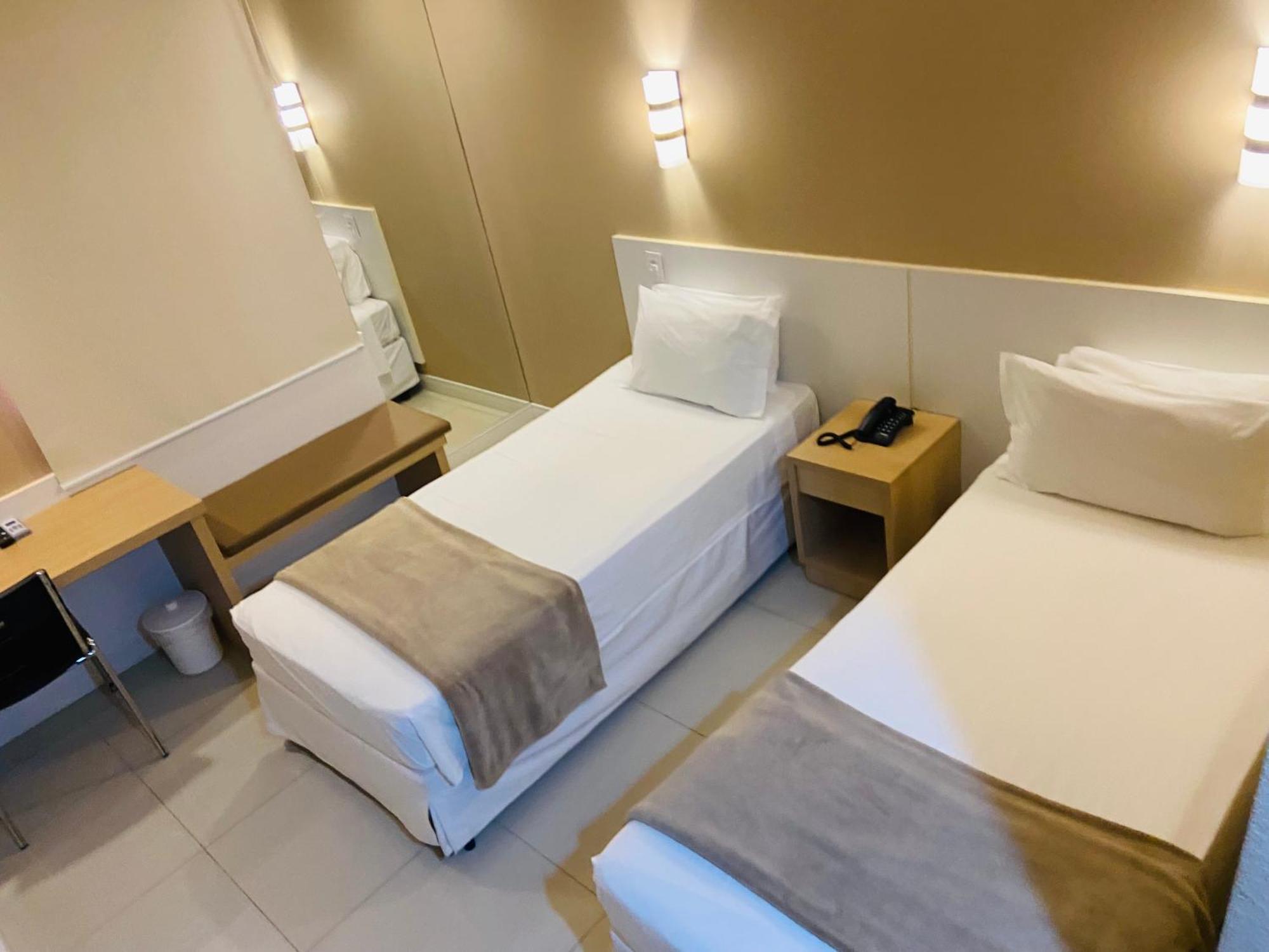 Hotel Thomasi Express Maringá Exteriör bild